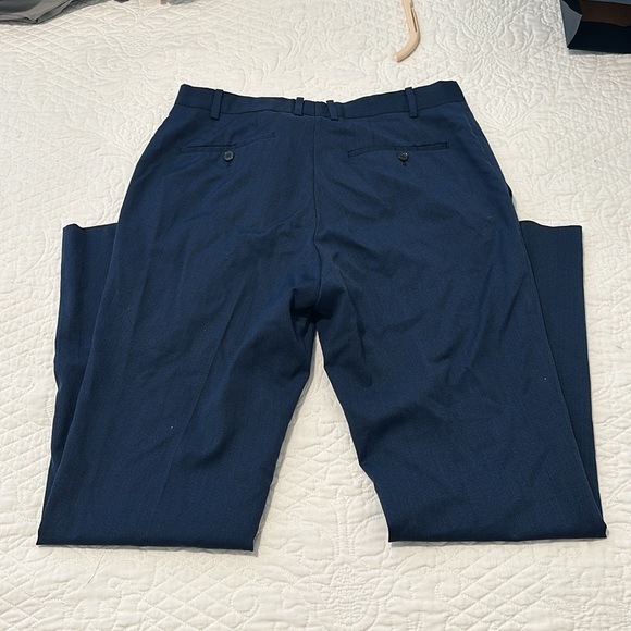 Macys Bar III slim fit blue suit
Jacket is a 44 Long
Pants are 36x34 - Picture 8 of 8